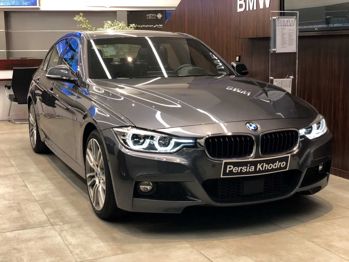 77515_24343_2018-BMW-330i-1