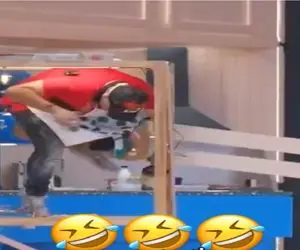 سکانس خندان؛ مهران غفوریان تو شفرونی مثل گوجه پخش زمین شد/سیدجواد هاشمی پوکید از خنده