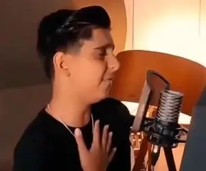 آواز احساسی؛ پسره تازه صداش دو رگه شده چهارده سالشه بی نظیر خوند چه اعتماد به نفسی