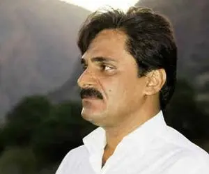 آواز محلی؛ ژنرال سجاد رزمجویی خدا بیامرز برای مادرش چه لالایی سوزداری خوند