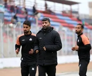 عکس دردناک محسن مسلمان بر سر مزار پدرش