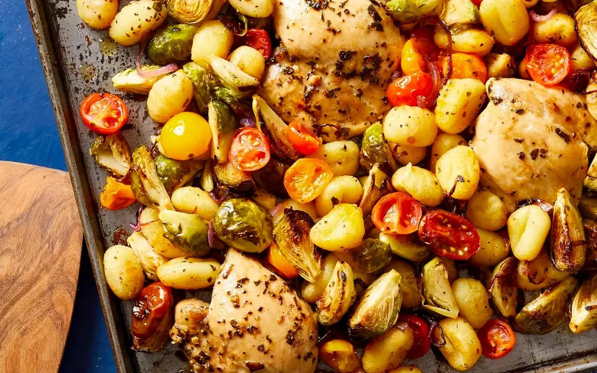 طرز پخت خوراک مرغ مدیترانه ای با سبزیجات 