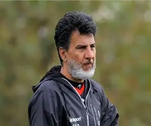 حمله شدید ستاره سابق استقلال: با این دو بازیکن، تیم انگار ۹ نفره است!