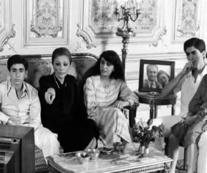 سفر به ایام قدیم سال 1329؛ قیافه هشم و نشم فرح دیبا در اتاق دوران نوجوانی