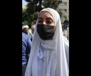 دختر کفن پوش همراه احمدی نژاد که بود؟ + ویدئو