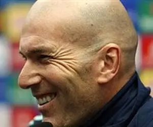 زیدان: کلوپ در رئال؟ فعلا من سرمربی این تیم هستم