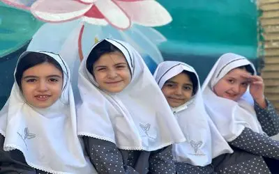 آواز پرانرژی؛ پایکوبی هماهنگ دخترای ابتدایی با آهنگ چاووشی که ذوق کردن بیا و ببین