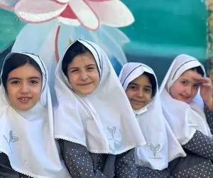 آواز پرانرژی؛ پایکوبی هماهنگ دخترای ابتدایی با آهنگ چاووشی که ذوق کردن بیا و ببین