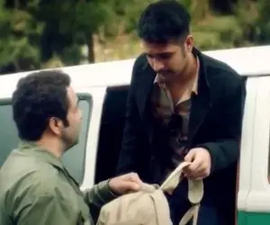 سکانس خندان؛ رضا عطاران گشت ارشاد شده و به سبک خودش به موی بلند و لاک دخترا گیر میده