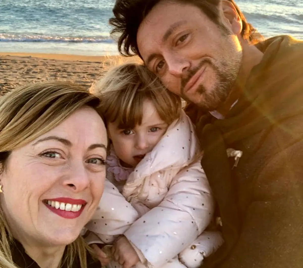 Giorgia-Meloni-002-fb-giorgiameloni-paginaufficiale