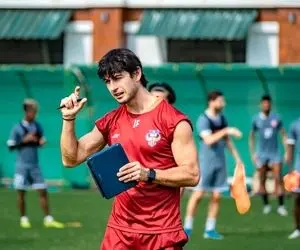 کنایه عجیب سرمربی گوا به گل محمدی