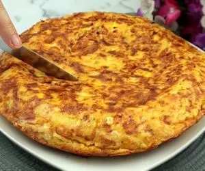 غذای یک ربعی؛ تو درست کردن املت یکم خلاقیت داشته باش آخه همش گوجه و تخم مرغ که نمیشه