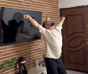 آواز شاد؛ وقتی تراپیست بهت گفته باید خوشحال باشی پسره رقصید همه زدن کنار