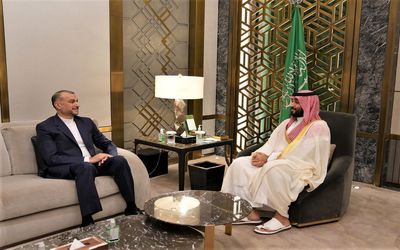 دیدار وزیر خارجه با بن سلمان و ابلاغ سلام پادشاه عربستان به رهبر انقلاب 