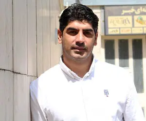 باید بر سر بعضی جاهای این فوتبال پارچه مشکی بزنیم