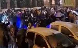 آواز شاد؛ پسرای باحال ریختن وسط خیابون تو برف اهنگ ۷۰ روزه از تو خبر ندارم میخونن