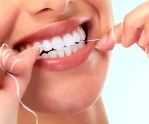 از نخ دندان قبل از مسواک زدن باید استفاده کرد یا بعد از آن؟