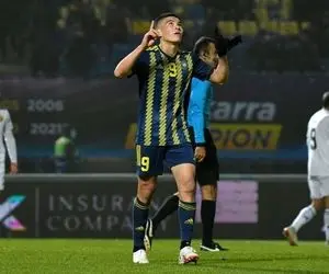 شرزود تمیروف برای عقد قرارداد با پرسپولیس وارد این باشگاه شد