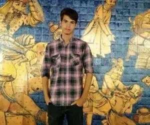 مهدی نیکوکار نفر اول کنکور؛ پدر و مادرم تا راهنمایی درس خوانده‌اند