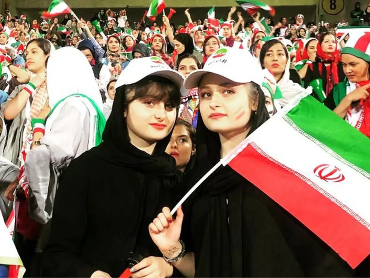 nikaforghaniofficial_1570737720_4