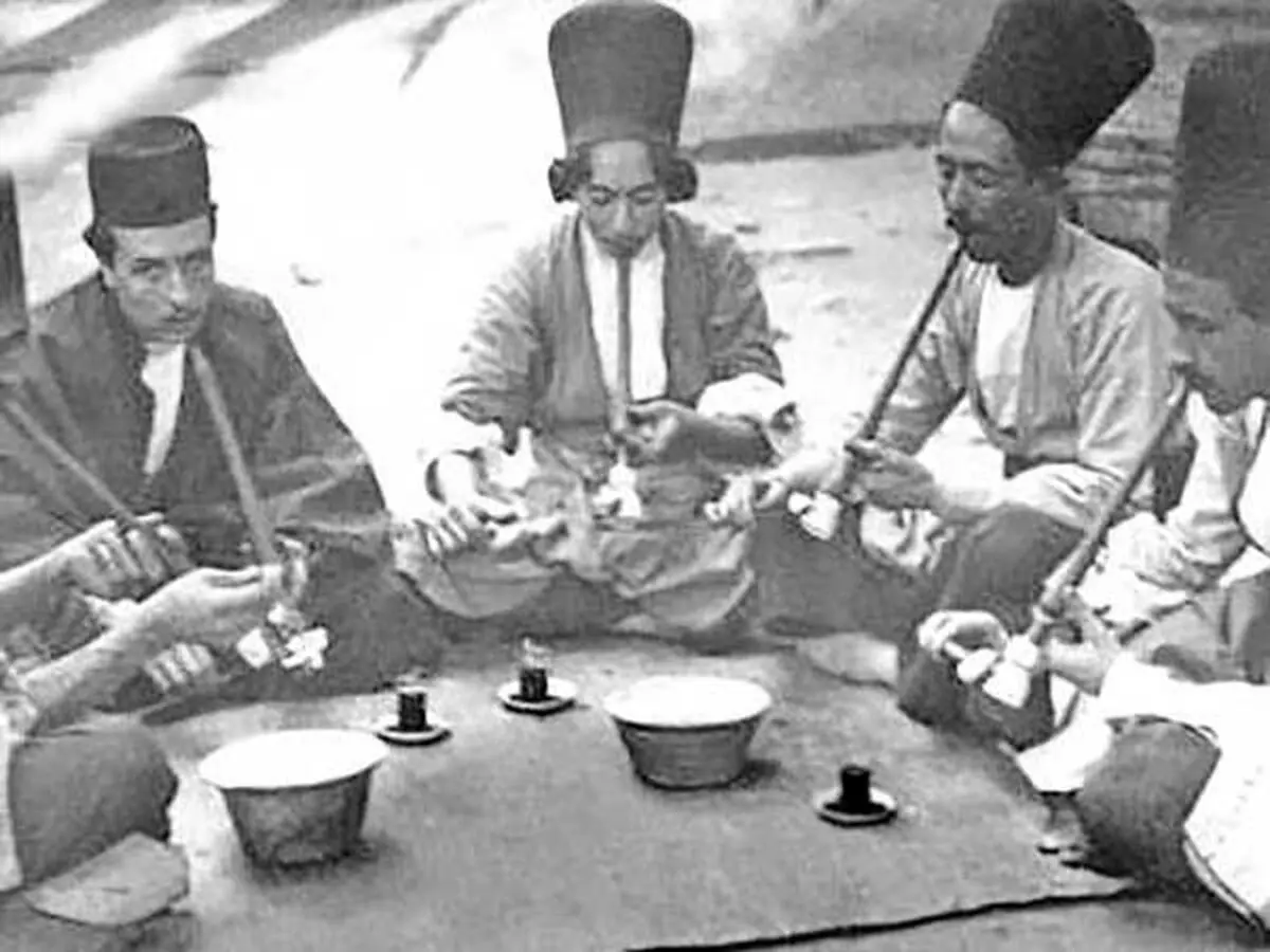 smoking-opium-coffee-house-icoff.ee-tea-and-coffee-among-Iranians