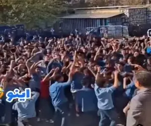 آواز شاد؛ پسرای نوجوون انرژیشون سر به فلک کشیده با آهنگ مدرسه رو ترکوندن مدیر هنگ کرد