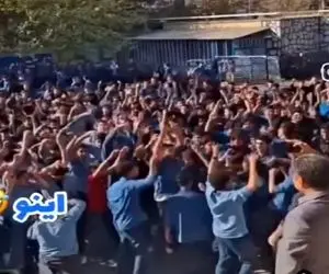 آواز شاد؛ پسرای نوجوون انرژیشون سر به فلک کشیده با آهنگ مدرسه رو ترکوندن مدیر هنگ کرد