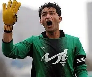 حمایت بی سابقه دروازه بان استقلالی از حامد لک!