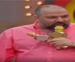آواز شادیسم؛ علی اوجی برای بک زدن به نرگس محمدی خط میکشم رو دیوار میخونه قهقه ها هواس