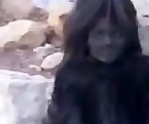 صحنه های شاذ؛ یارو رفته طبیعت دوتا آدم کوتوله میبینه قلبش وایمیسته جل الخالق مگه هست