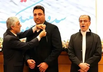 (ویدئو) درگیری موافق و مخالفان احسان حدادی مقابل وزارت ورزش و جوانان