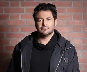 محمدرضا گلزار از هلیکوپتر شخصی‌اش رونمایی کرد!