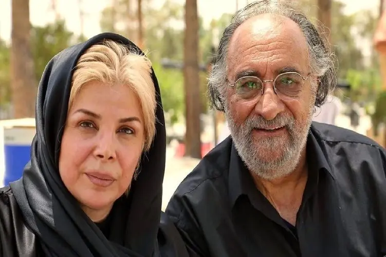 آواز احساسی؛ شیوا خنیاگر دور از چشم حشمت فردوس با تیپ هالیوودی آهنگ میخونه