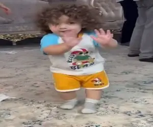 آواز شاد؛ بعد از دیدن حرکات این بچه آمار فرزندآوری تو ایران بالا رفت