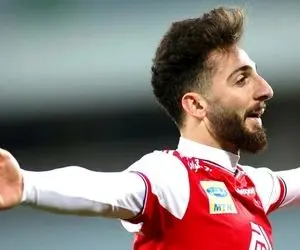 عکس یادگاری بازیکن پرسپولیس با سهیلا منصوریان دردسر ساز شد