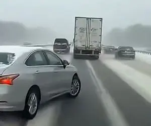 معماری طبیعت؛ جاده لیز بود ماشین لیزید با دماغ رفت زیر تریلی