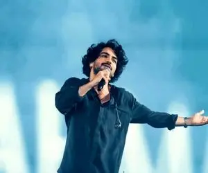 آواز احساسی؛ عرفان طهماسبی کنسرتش تو رفتی دگر خوند تماشاچیای عاشق با گریه همخونی کردن