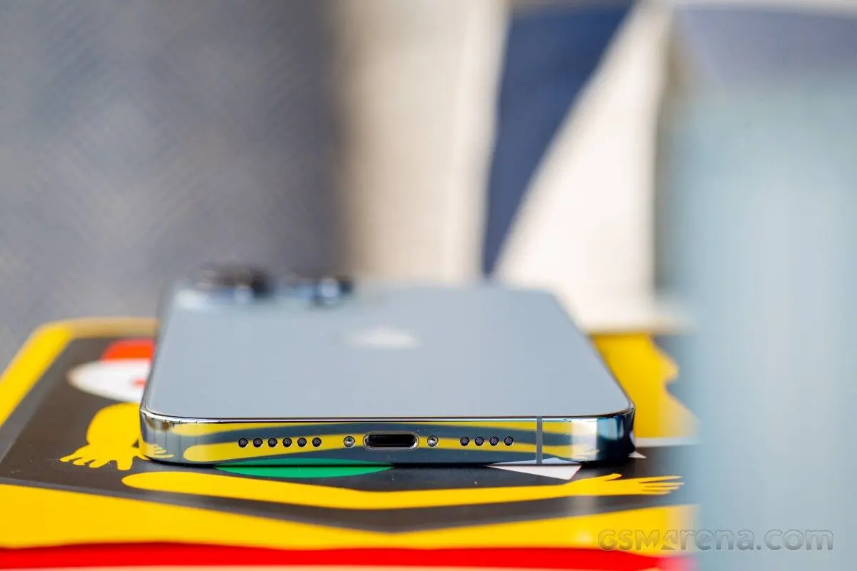 Apple iPhone 15