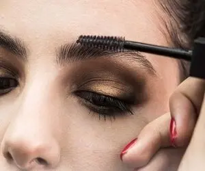مثل سلبریتی ها سایه و خط چشم بکش؛ ترفندایی که بلد نبودی تا آسون خوشگل شی