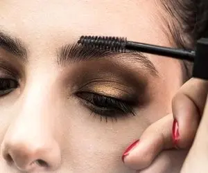 مثل سلبریتی ها سایه و خط چشم بکش؛ ترفندایی که بلد نبودی تا آسون خوشگل شی