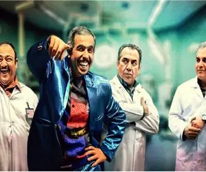 سکانس خندان/مدیری از دست کارای غفوریان کپ کرده/زنش نمیزاره حتی یه دقیقه پیشش بمونه