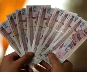 حداقل و حداکثر عیدی کارمندان و کارگران در سال 1404 چقدر است و کی واریز می شود؟