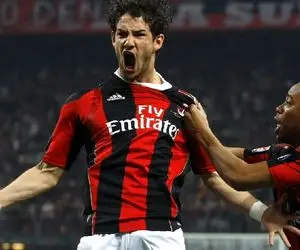 مهاجم سابق میلان در راه استقلال