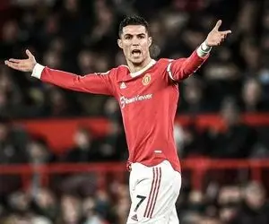 درگیری ستاره های سابق لیورپول و منچستریونایتد بر سر رونالدو!