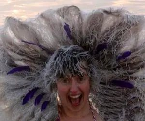 چالش عجیب کانادایی ها، هر که مویش بیش یَخش بیشتر!