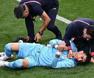 (عکس) لحظه برخورد بیرانوند با حسینی از نمای نزدیک