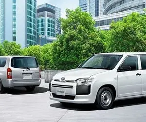 تویوتا پروباکس, یک ون مقرون به صرفه با طراحی دهه 80!