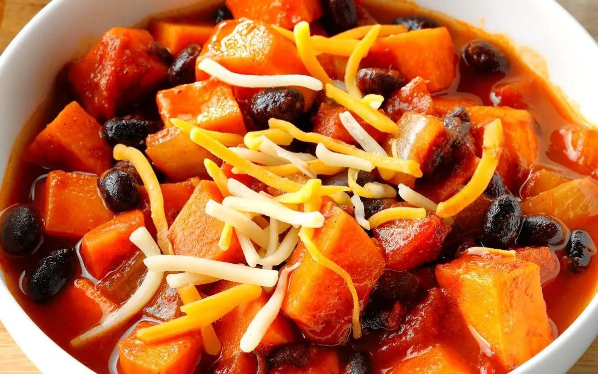 Sweet-Potato---Black-Bean-Chili_EXPS_SSBZ18_48965_D03_02_6b