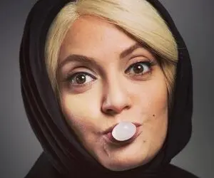 مهناز افشار با شلوار و مانتور چارخونه