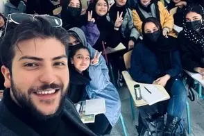 آواز شاد؛ بچه هه سرکلاس هفت پادشاه میبینه معلمه با آواز بیدارش کرد زمان ما شلنگ میزدن